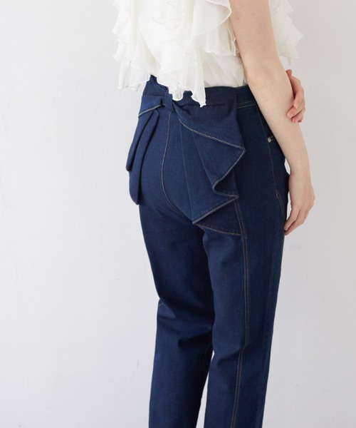 tocco closet（トッコ　クローゼット）の「後ろビックリボン付きデニムパンツ（デニムパンツ・レディース・ブルー/インディゴブルー・M/S）」の6枚目の写真