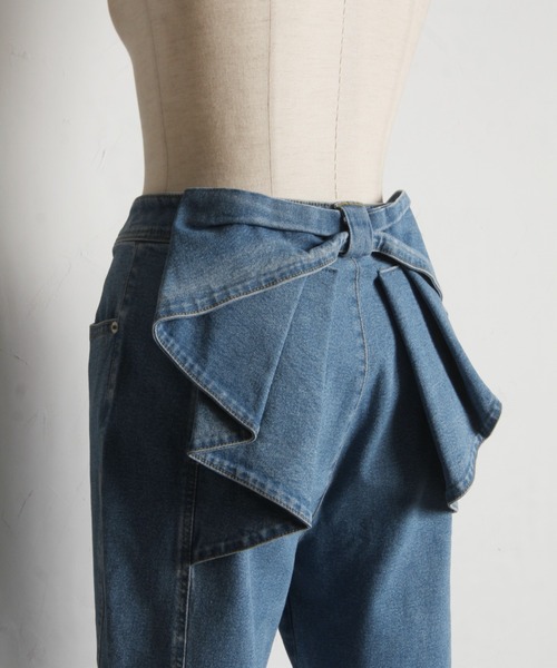 tocco closet（トッコ　クローゼット）の「後ろビックリボン付きデニムパンツ（デニムパンツ・レディース・ブルー/インディゴブルー・M/S）」の15枚目の写真