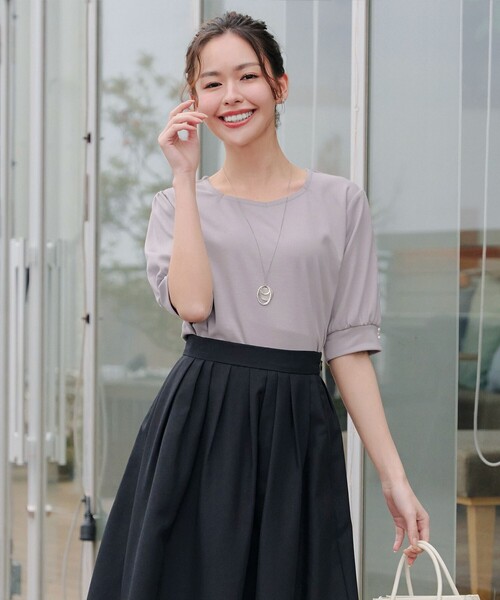 Tiaclasse(ティアクラッセ)の「【大きいサイズ】「サマさまカットソー」パール付きパフスリーブトップス(Tシャツ/カットソー・レディース・ブラック/ターコイズブルー/グレイッシュベージュ・XL/XXL)」の14枚目の写真