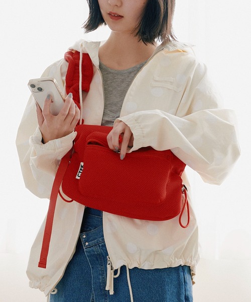 CONTROL FREAK / CTFK(コントロールフリーク)の「CONTROL FREAK / CTFK(コントロールフリーク)メッシュギャザーボディバッグ(ショルダーバッグ・レディース・ホワイト/レッド/ブルー/ブラック/グリーン/ピンク・FREE)」の6枚目の写真