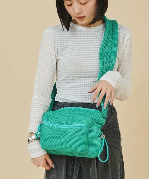 CONTROL FREAK / CTFK(コントロールフリーク)の「CONTROL FREAK / CTFK(コントロールフリーク)メッシュギャザーボディバッグ(ショルダーバッグ・レディース・ホワイト/レッド/ブルー/ブラック/グリーン/ピンク・FREE)」の4枚目の写真