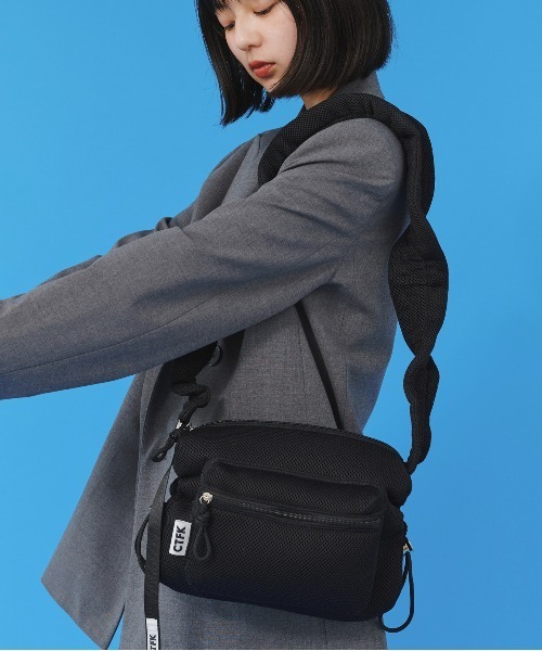 CONTROL FREAK / CTFK(コントロールフリーク)の「CONTROL FREAK / CTFK(コントロールフリーク)メッシュギャザーボディバッグ(ショルダーバッグ・レディース・ホワイト/レッド/ブルー/ブラック/グリーン/ピンク・FREE)」の3枚目の写真
