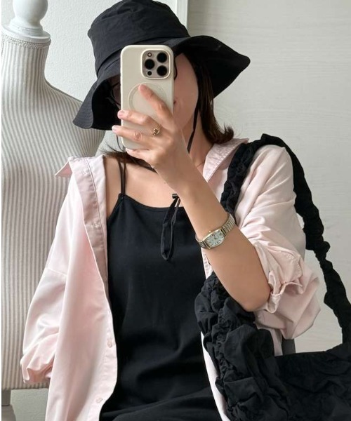 Honeys(ハニーズ)の「【撥水加工・UVカット】風を通す快適つば広ハット(ハット・レディース・ブルー/ブラック/ライトベージュ/スミクロ・FREE)」の1枚目の写真