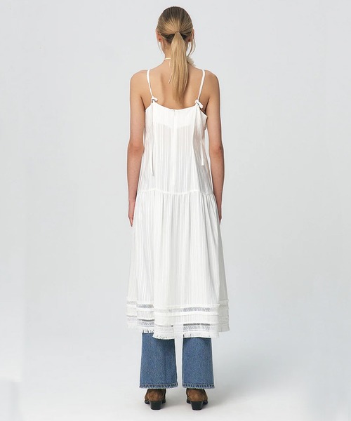 KUME（クメ）の「KUME/クメ Pleated Ruffle Sleeveless Long Dress ワンピース 秋物 秋服 2026年秋冬（ワンピース・レディース・アイボリー/ブラック・FREE）」の4枚目の写真