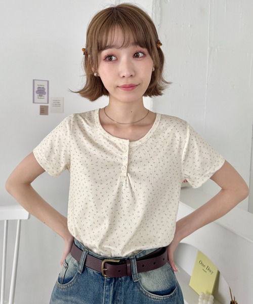 セール】小花柄ヘンリーネック半袖トップス（Tシャツ/カットソー