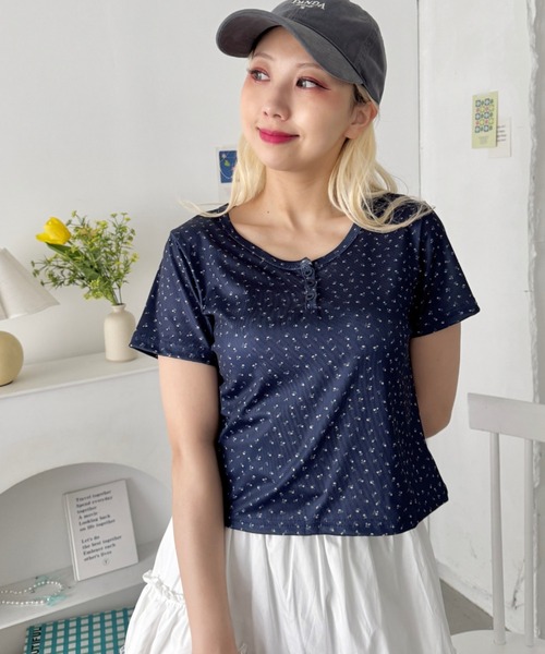 SOLLON.（ソルロン）の「小花柄ヘンリーネック半袖トップス（Tシャツ/カットソー・レディース・アイボリー/ネイビー/グレー・FREE）」の19枚目の写真