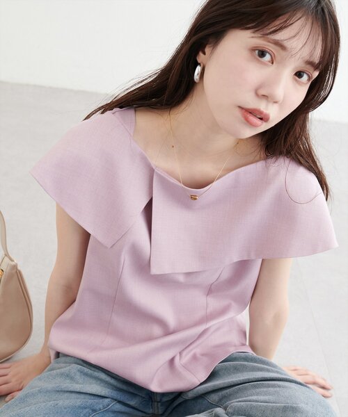 natural couture（ナチュラルクチュール）の「【WEB限定】アシメカラーオフショルブラウス（シャツ/ブラウス・レディース・オフホワイト/チャコールグレー/サックスブルー/ピンク/ベージュ・FREE）」の5枚目の写真
