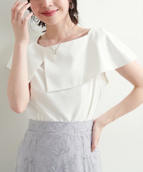 natural couture（ナチュラルクチュール）の「【WEB限定】アシメカラーオフショルブラウス（シャツ/ブラウス・レディース・オフホワイト/チャコールグレー/サックスブルー/ピンク/ベージュ・FREE）」の6枚目の写真
