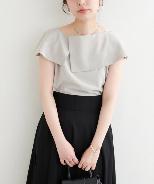 natural couture（ナチュラルクチュール）の「【WEB限定】アシメカラーオフショルブラウス（シャツ/ブラウス・レディース・オフホワイト/チャコールグレー/サックスブルー/ピンク/ベージュ・FREE）」の16枚目の写真