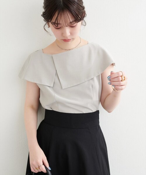 natural couture（ナチュラルクチュール）の「【WEB限定】アシメカラーオフショルブラウス（シャツ/ブラウス・レディース・オフホワイト/チャコールグレー/サックスブルー/ピンク/ベージュ・FREE）」の17枚目の写真