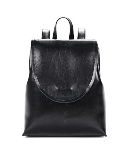 NiiNa（ニーナ）の「【 NiiNa / ニーナ 】高品質牛革 スタイリッシュ スリム リュック（バックパック/リュック・レディース・レッド/ブラウン/ダークブラウン/ブラック・FREE）」の8枚目の写真