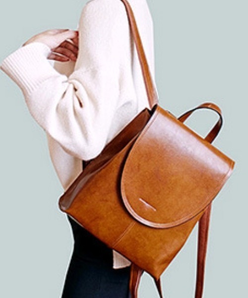 NiiNa（ニーナ）の「【 NiiNa / ニーナ 】高品質牛革 スタイリッシュ スリム リュック（バックパック/リュック・レディース・レッド/ブラウン/ダークブラウン/ブラック・FREE）」の14枚目の写真