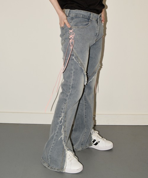 VIVID LADY(ビビッドレディー)の「レースアップ フレア デニムパンツ(デニムパンツ・レディース・ライトブルー・LARGE/MEDIUM/SMALL)」の15枚目の写真