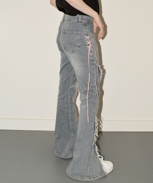 VIVID LADY(ビビッドレディー)の「レースアップ フレア デニムパンツ(デニムパンツ・レディース・ライトブルー・LARGE/MEDIUM/SMALL)」の16枚目の写真