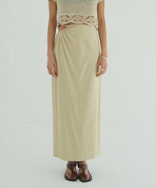 CLANE（クラネ）の「WAIST GATHER HOLE SKIRT（スカート・レディース・ベージュ/ブラック・0/1/2）」の3枚目の写真