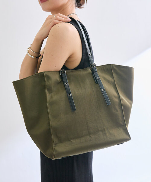 RIVE DROITE(リヴドロワ)の「【R.good(アールドットグッド)】ワッシャーNハトメトート(ハンドバッグ・レディース・カーキ/ブラック・FREE)」の3枚目の写真