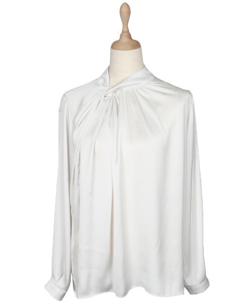 12Twelve Agenda（トゥエルブ　アジェンダ）の「アシメネックタックデザインブラウス（シャツ/ブラウス・レディース・ネイビー/オフホワイト/ブルー・M）」の11枚目の写真