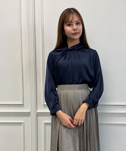 12Twelve Agenda（トゥエルブ　アジェンダ）の「アシメネックタックデザインブラウス（シャツ/ブラウス・レディース・ネイビー/オフホワイト/ブルー・M）」の21枚目の写真