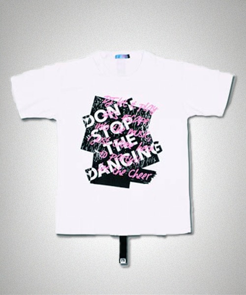 CHEER(チアー)の「発泡プリントメッセージBIGTEE(Tシャツ/カットソー・レディース・ホワイト/ブラック・S)」の6枚目の写真