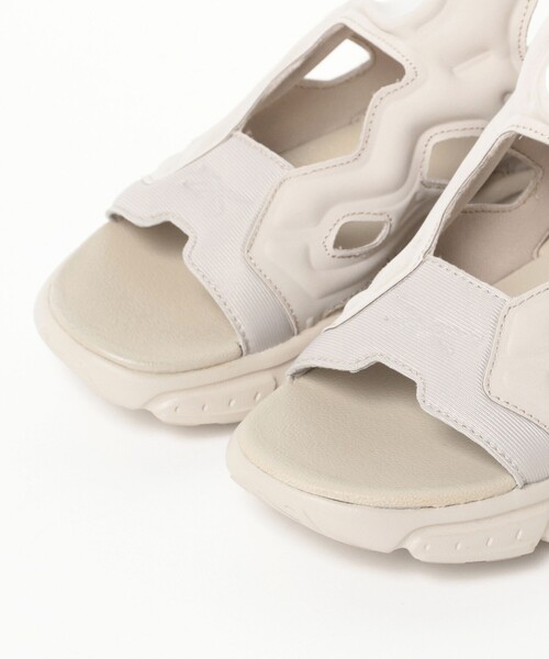 Ray BEAMS（レイビームス）の「【WEB限定】Reebok / INSTAPUMP FURY SANDAL（サンダル・レディース・ブラック/ライトグレー・24.0cm/25.0cm/23.0cm）」の6枚目の写真