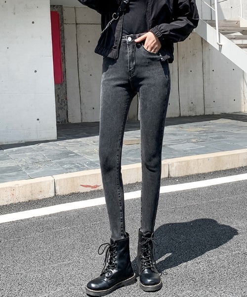 maison de LATIR(メゾンドラティール)の「伸縮性ありの足長スキニーデニム(デニムパンツ・レディース・グレー/ブラック/ライトブルー/ブルー・L/LL/M)」の3枚目の写真