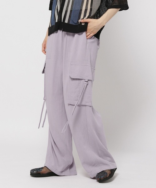 ニコアンド フレアカーゴパンツ てぃら 新品 タグ付き Mサイズ niko and（ニコアンド）の「ツイルステッチカーゴパンツ