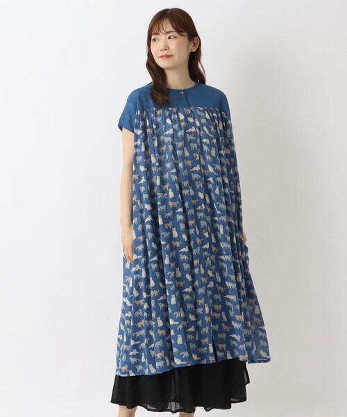 one'sterrace(ワンズテラス)の「リゾート ネコプリントワンピース(ワンピース・レディース・アイボリー系8/ライトグレー系8/ブルー系その他7・02)」の1枚目の写真