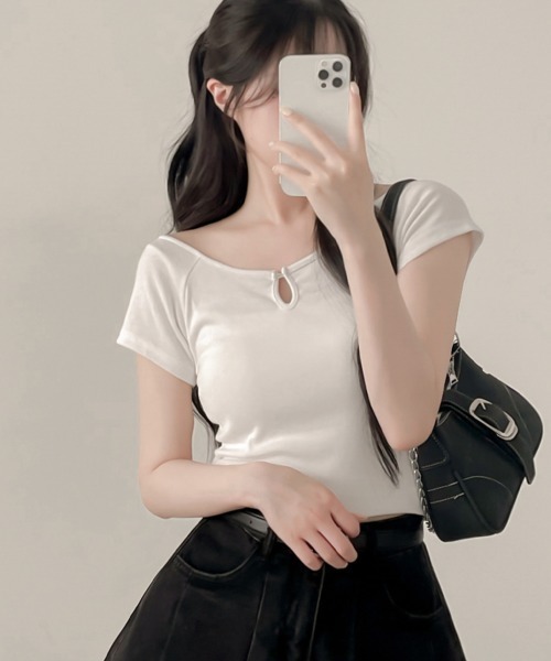 NANAHACHI(ナナハチ)の「パール ショート丈 半袖Tシャツ(Tシャツ/カットソー・レディース・アイボリー/ネイビー/ブラック・FREE)」の10枚目の写真