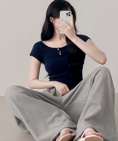 NANAHACHI(ナナハチ)の「パール ショート丈 半袖Tシャツ(Tシャツ/カットソー・レディース・アイボリー/ネイビー/ブラック・FREE)」の18枚目の写真