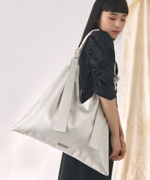 ELUNIS（エルニス）の「合皮リボントートバッグ（トートバッグ）」