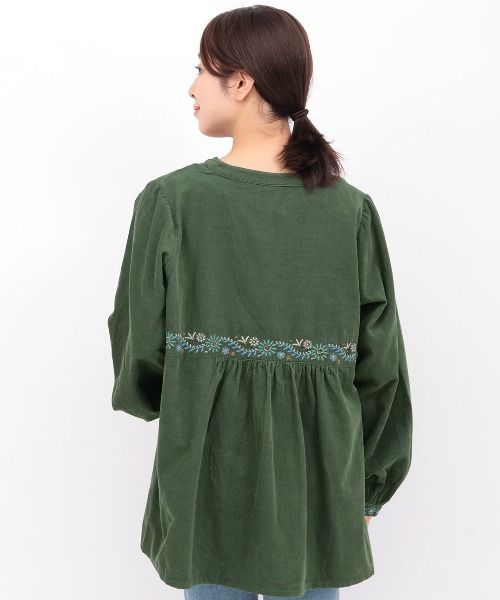 チチカカ（チチカカ）の「Rico ペイズリー刺繍コーデュロイプルオーバー（シャツ/ブラウス・レディース・ブラック/マスタード/グリーン・FREE）」の13枚目の写真