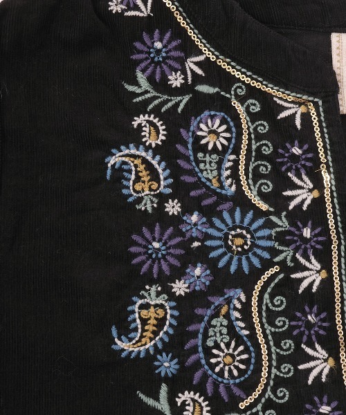 チチカカ（チチカカ）の「Rico ペイズリー刺繍コーデュロイプルオーバー（シャツ/ブラウス・レディース・ブラック/マスタード/グリーン・FREE）」の16枚目の写真