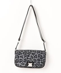 MICHAEL KORS（マイケルコース）の「KHAI MD DBL PKT FLAP MESSENGER クロスボディ（ショルダーバッグ）」