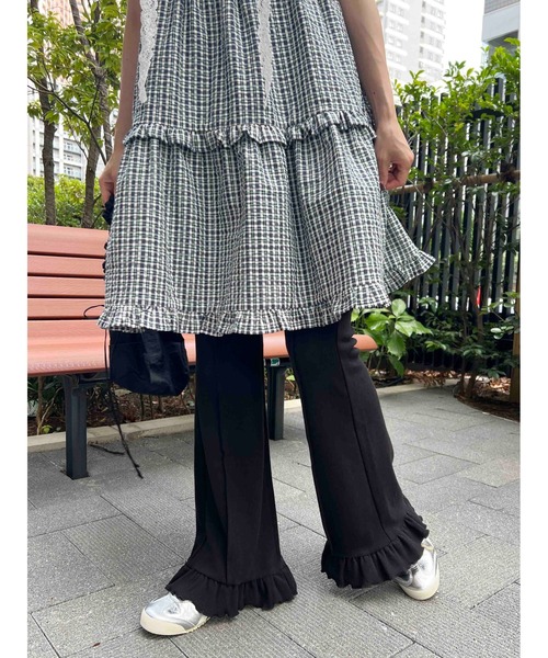 WC（ダブル シー）の「《大好評につき再販★》フリルフレアパンツ（その他パンツ・レディース・ピンク/グレー/ブラック・FREE）」の2枚目の写真