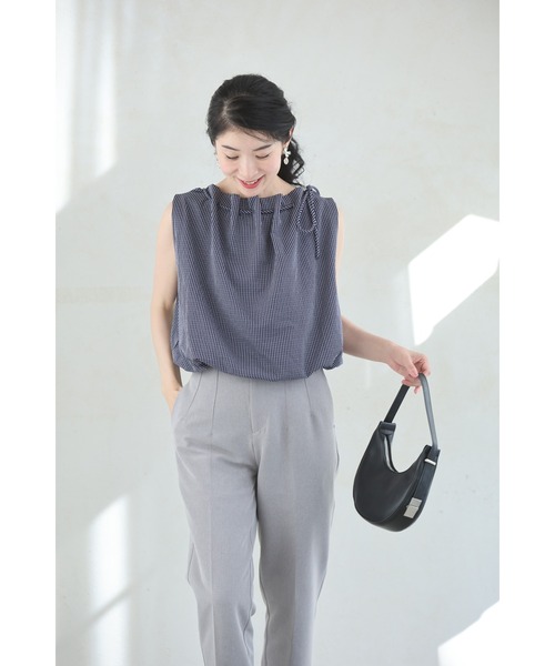 cawaii(カワイイ)の「ギャザーネックのバルーンシルエットカットソートップス(Tシャツ/カットソー・レディース・ネイビー・FREE)」の10枚目の写真