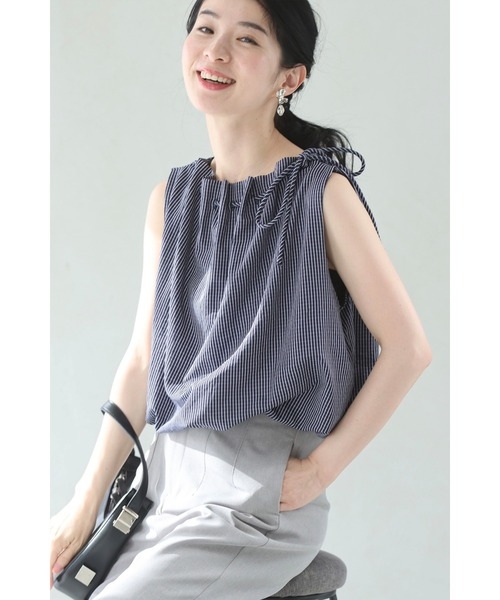 cawaii(カワイイ)の「ギャザーネックのバルーンシルエットカットソートップス(Tシャツ/カットソー・レディース・ネイビー・FREE)」の11枚目の写真