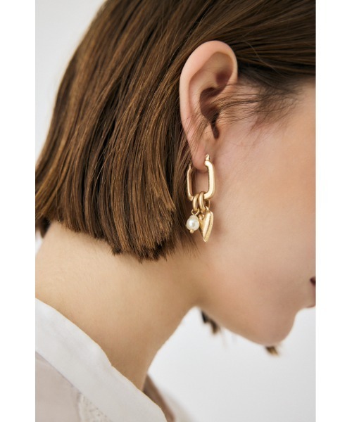 MOUSSY（マウジー）の「MANY CHARMS HOOP ピアス（ピアス（両耳用）・レディース・シルバー/ゴールド・FREE）」の2枚目の写真