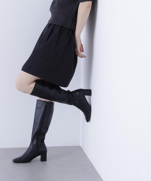 NATURAL BEAUTY BASIC(ナチュラルビューティーベーシック)の「◇【BLANC】ギャザーフォルムミニスカート(スカート・レディース・オフホワイト/ブラック・MEDIUM/SMALL)」の2枚目の写真