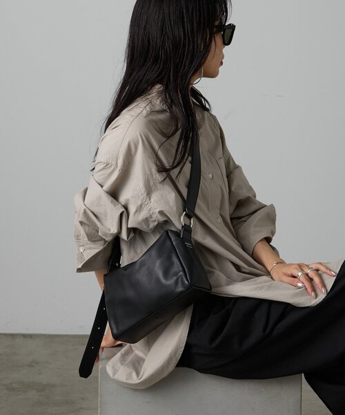 ✴︎russet✴︎新品未使用ラシット ショルダー バッグ スクウェア レザースクエアショルダーバッグ（ショルダーバッグ）｜russet