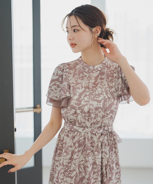 MISCH MASCH(ミッシュマッシュ)の「ブライト楊柳花柄ワンピース(ワンピース・レディース・モカ/グレー・M/S)」の2枚目の写真