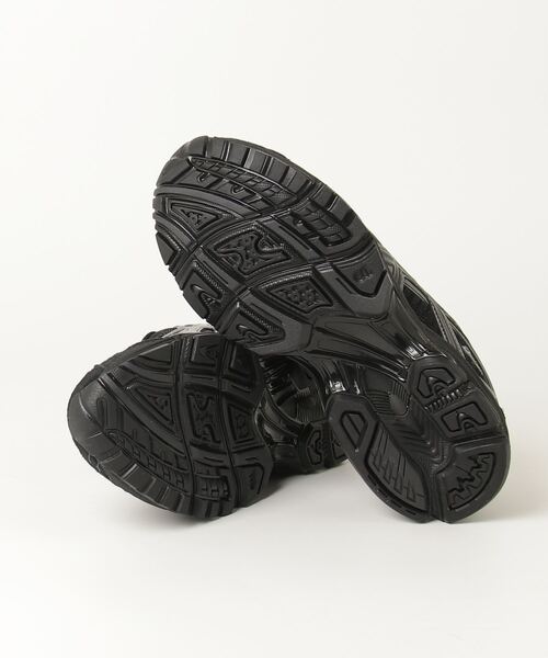 ASICS(アシックス)の「GEL-NIMBUS 10.1 / ゲルニンバス 10.1(スニーカー・メンズ・ブラック×グレー・23/25.5/24.5/25/24/23.5/28/29/28.5/26/26.5/27.5/27/29.5)」の11枚目の写真