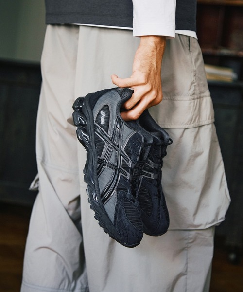 ASICS(アシックス)の「GEL-NIMBUS 10.1 / ゲルニンバス 10.1(スニーカー・メンズ・ブラック×グレー・23/25.5/24.5/25/24/23.5/28/29/28.5/26/26.5/27.5/27/29.5)」の13枚目の写真