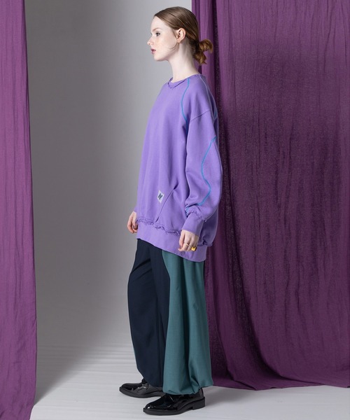 AULA AILA(アウラアイラ)の「ウェーブビッグカラースウェット(スウェット・レディース・イエロー×グリーン/ブラック/パープル/ピンク・0)」の14枚目の写真