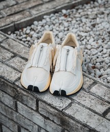 tabito（タビト）の「【REBIRTH PROJECT × tabito】 Zip Tactical Trainer Airbag & Deerskin 足袋スニーカー（tabito55）（スニーカー）」