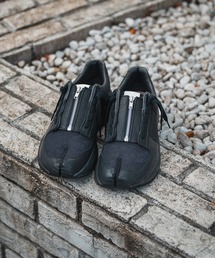 tabito（タビト）の「【ユニセックスアイテム】REBIRTH PROJECT×tabito/リバースプロジェクト×タビト Zip Tactical Trainer ＜AIRBACK & INOCHIKA＞ 足袋スニーカー（スニーカー・メンズ）」