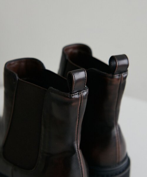 DISCOAT（ディスコート）の「サイドゴアチェルシーブーツ（ブーツ・レディース・ブラウン/ブラック・MEDIUM/LARGE）」の5枚目の写真