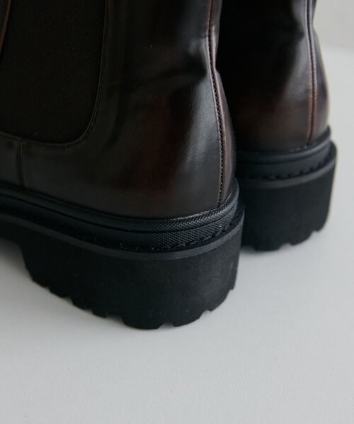 DISCOAT（ディスコート）の「サイドゴアチェルシーブーツ（ブーツ・レディース・ブラウン/ブラック・MEDIUM/LARGE）」の16枚目の写真