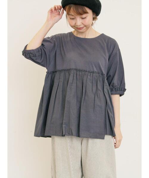 Samansa Mos2(サマンサ モスモス)の「布帛ギャザー貼りカットソー(Tシャツ/カットソー・レディース・チャコールグレー/グリーン/キナリ・F)」の2枚目の写真