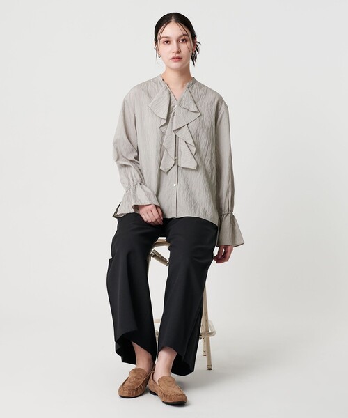 BEAUTY&YOUTH UNITED ARROWS（ビューティーアンドユースユナイテッドアローズ）の「ラッフル スキッパーブラウス ウォッシャブル（シャツ/ブラウス・レディース・ライトグレー/ナチュラル/ホワイト・FREE）」の12枚目の写真