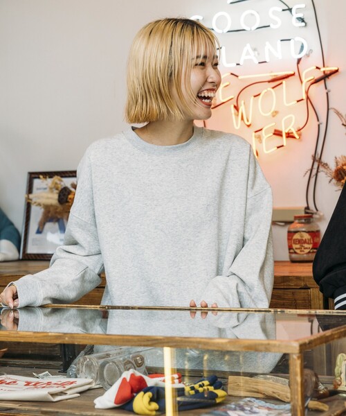 FREAK'S STORE(フリークスストア)の「限定展開 SHE WOLF DINER×FREAK'S STORE/シーウルフダイナー 別注 ビッグシルエット バック刺繍 クルーネックスウェット/WOLF(スウェット・メンズ・ピンク/グリーン/チャコールグレー/グレー・MEDIUM/SMALL/LARGE)」の10枚目の写真